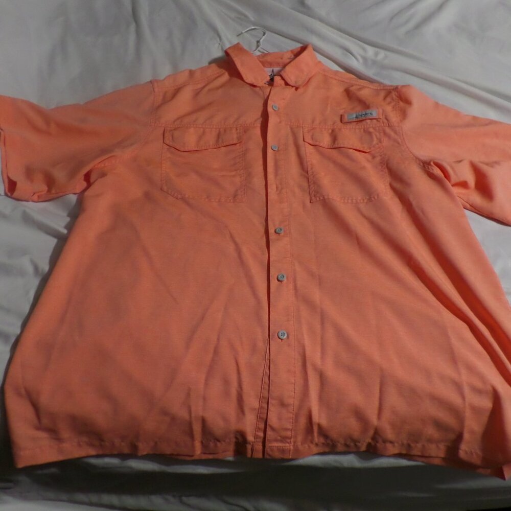 Habit Men’s Short Sleeve Button Down Vented Fishing Shirt Peach – Size XL